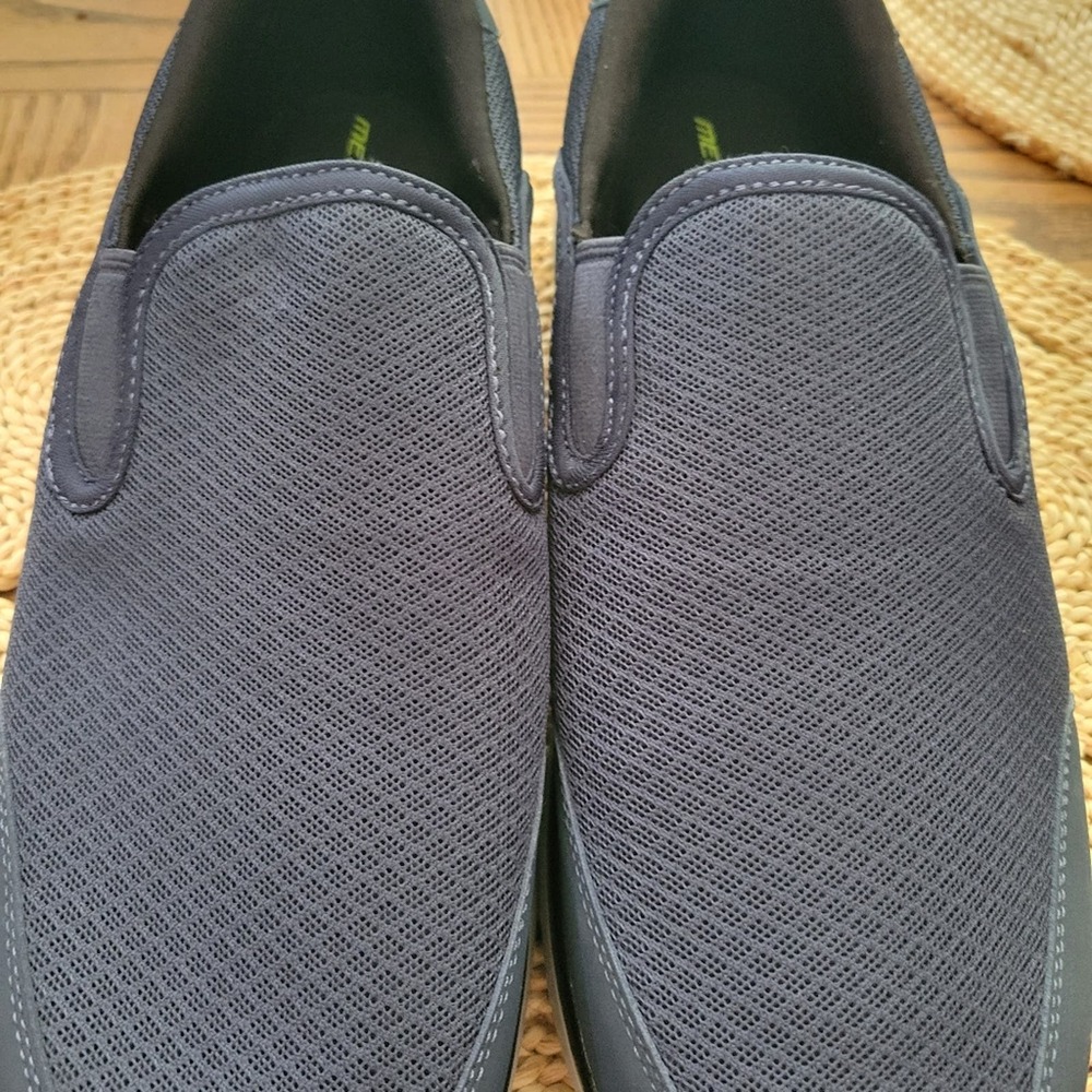 Men's skechers memory foam